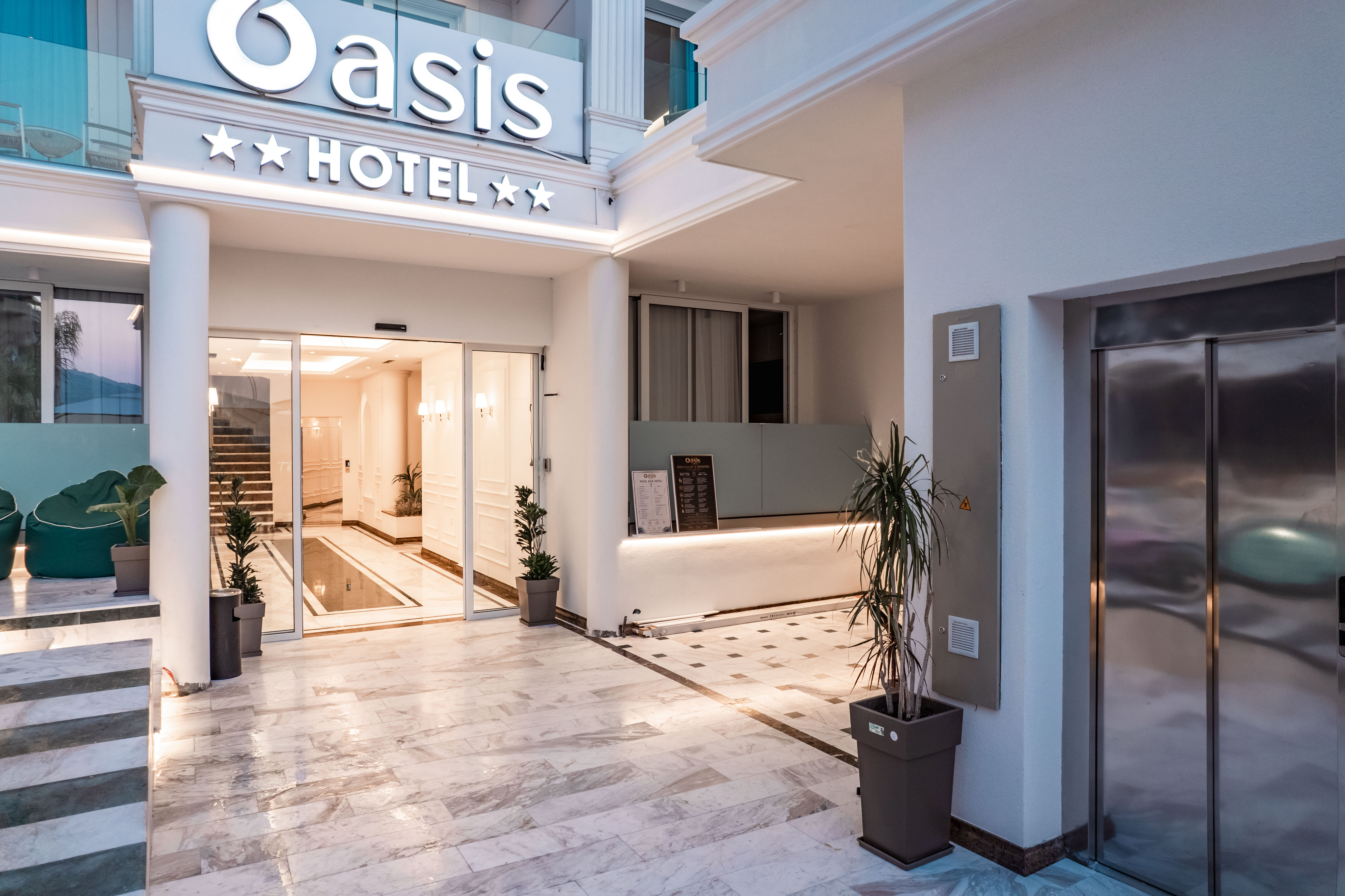 Hotel Oasis