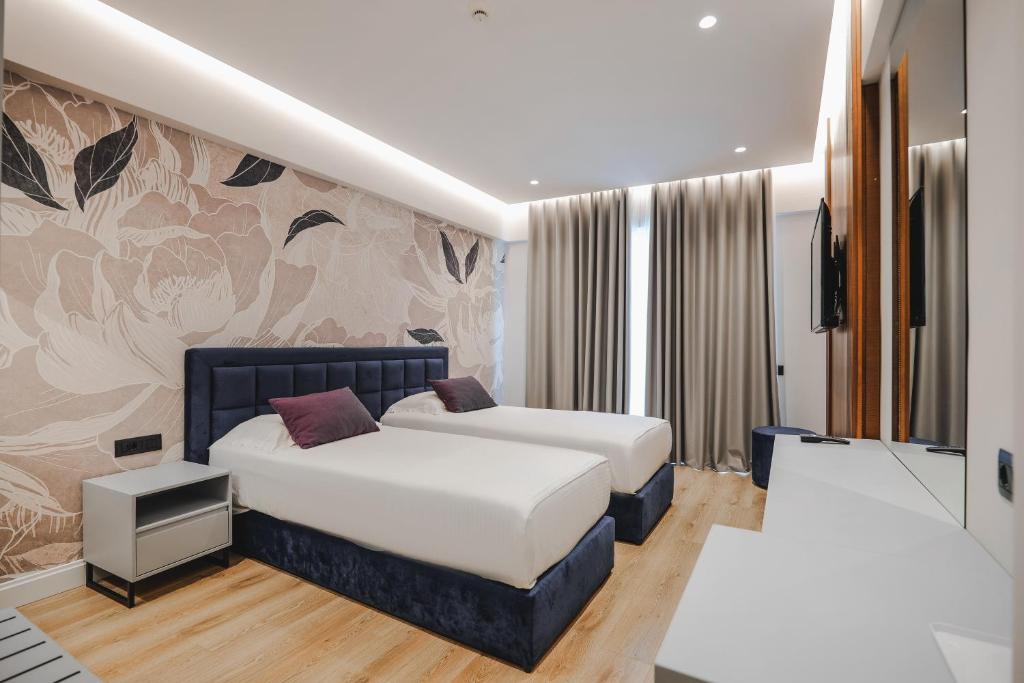 Twin Room with Balcony